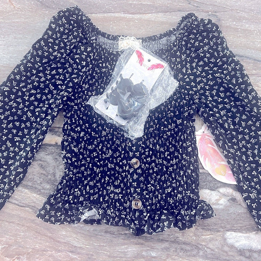 Girls Black and White Floral Top with Hair Clip! New w/Tags! Size Youth/Girls 6